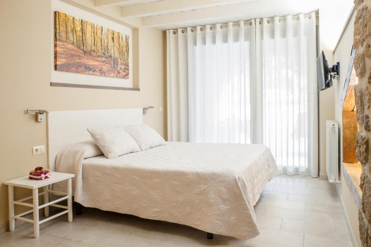 Habitacions Placa Major Santa Pau Kültér fotó